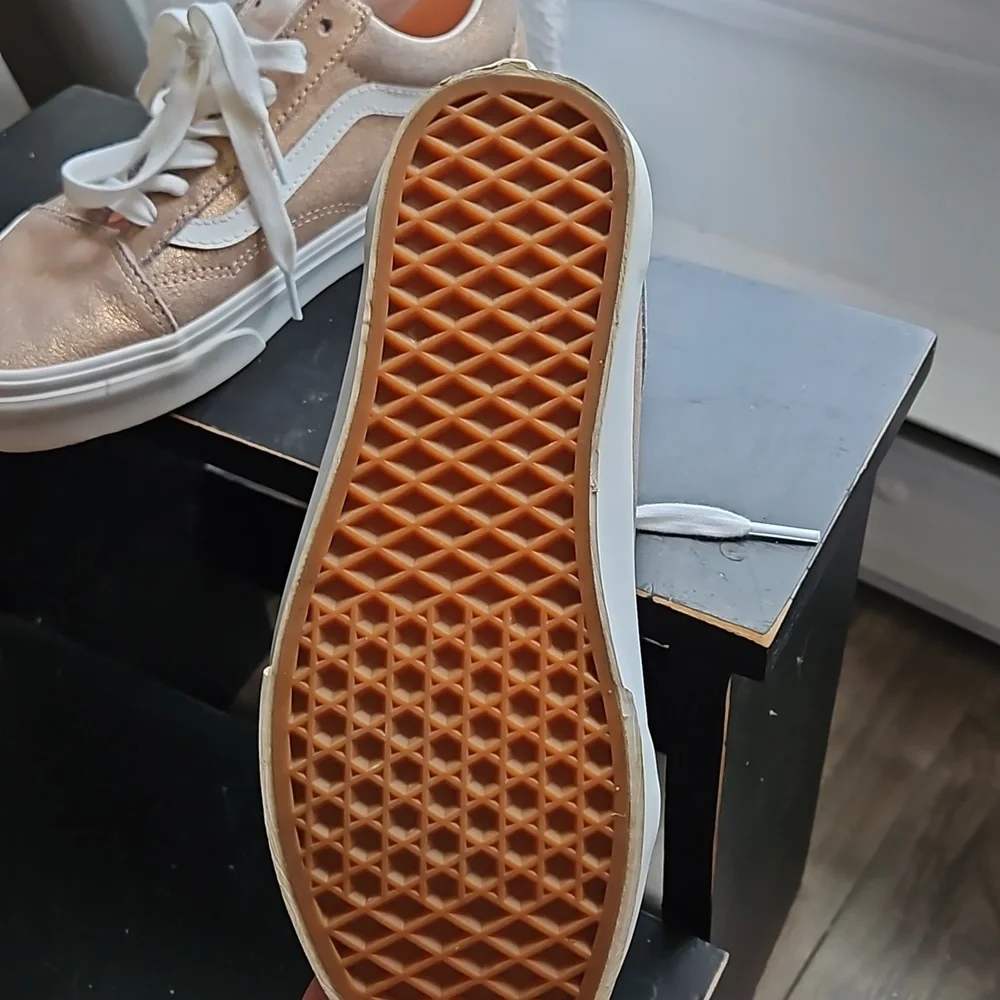 Shoes - Picture 4 of 5